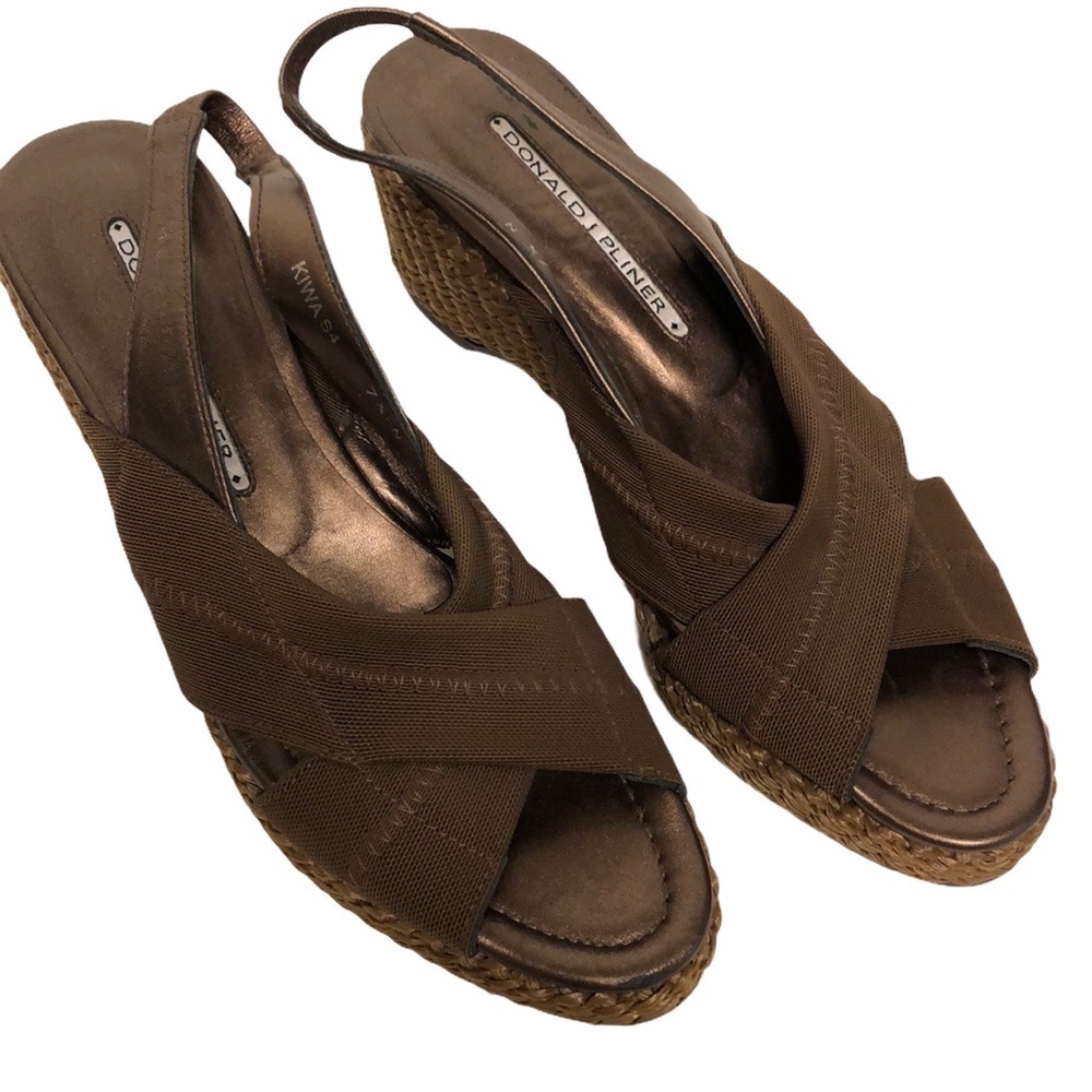 Donald J Pliner cross strap wedge slide. Sz 7 1/2N